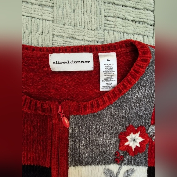Alfred Dunner Womens Xl  Grandma Sweater Red  Full Zipper - Picture 4 of 9